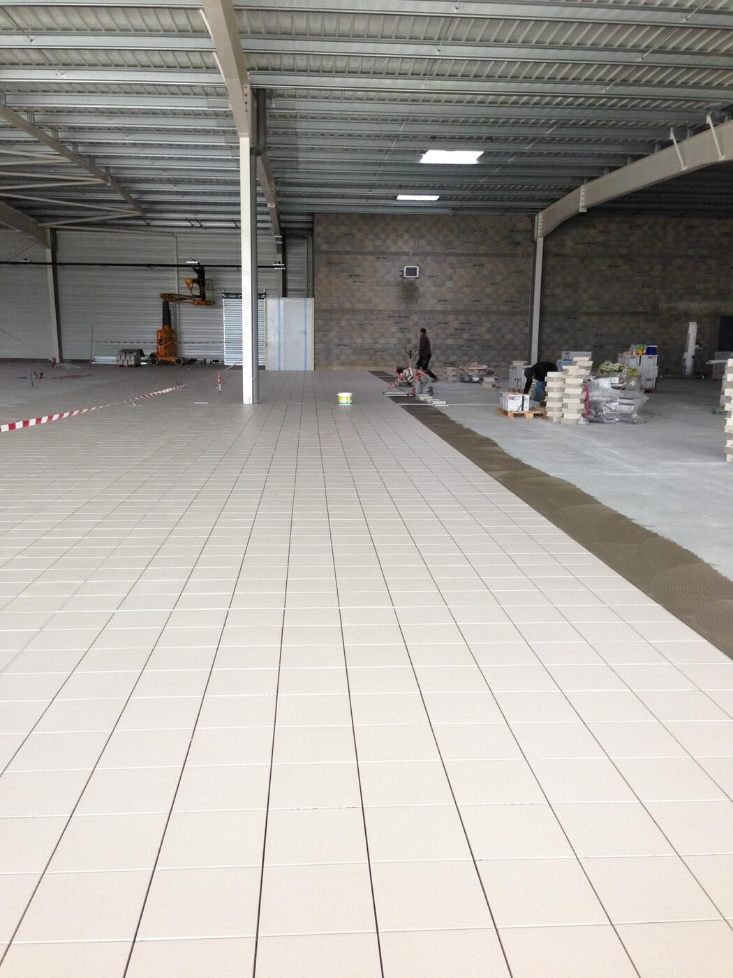 Finition sol commercial