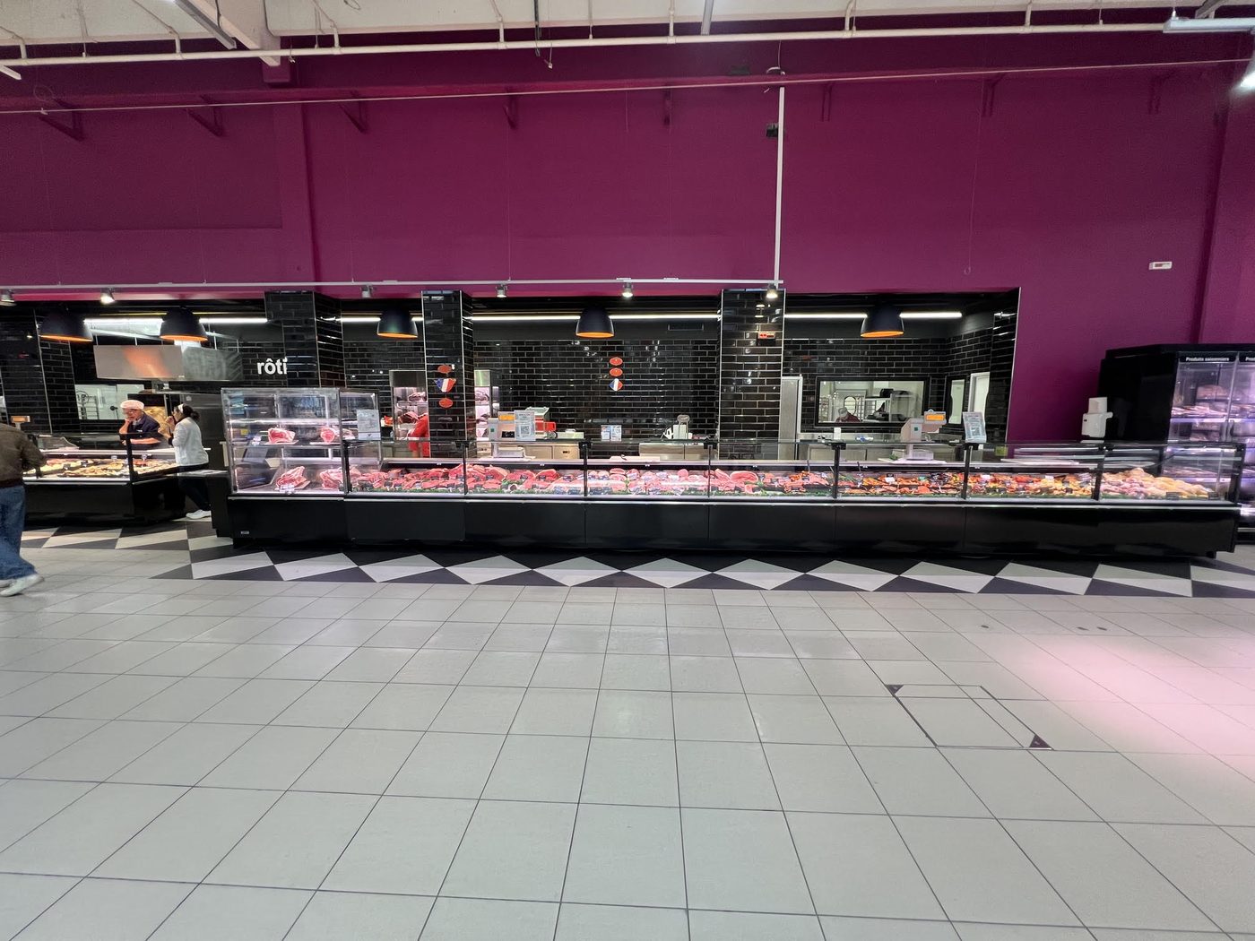 Leclerc Langon rayon boucherie rôtisserie, carrelage damier